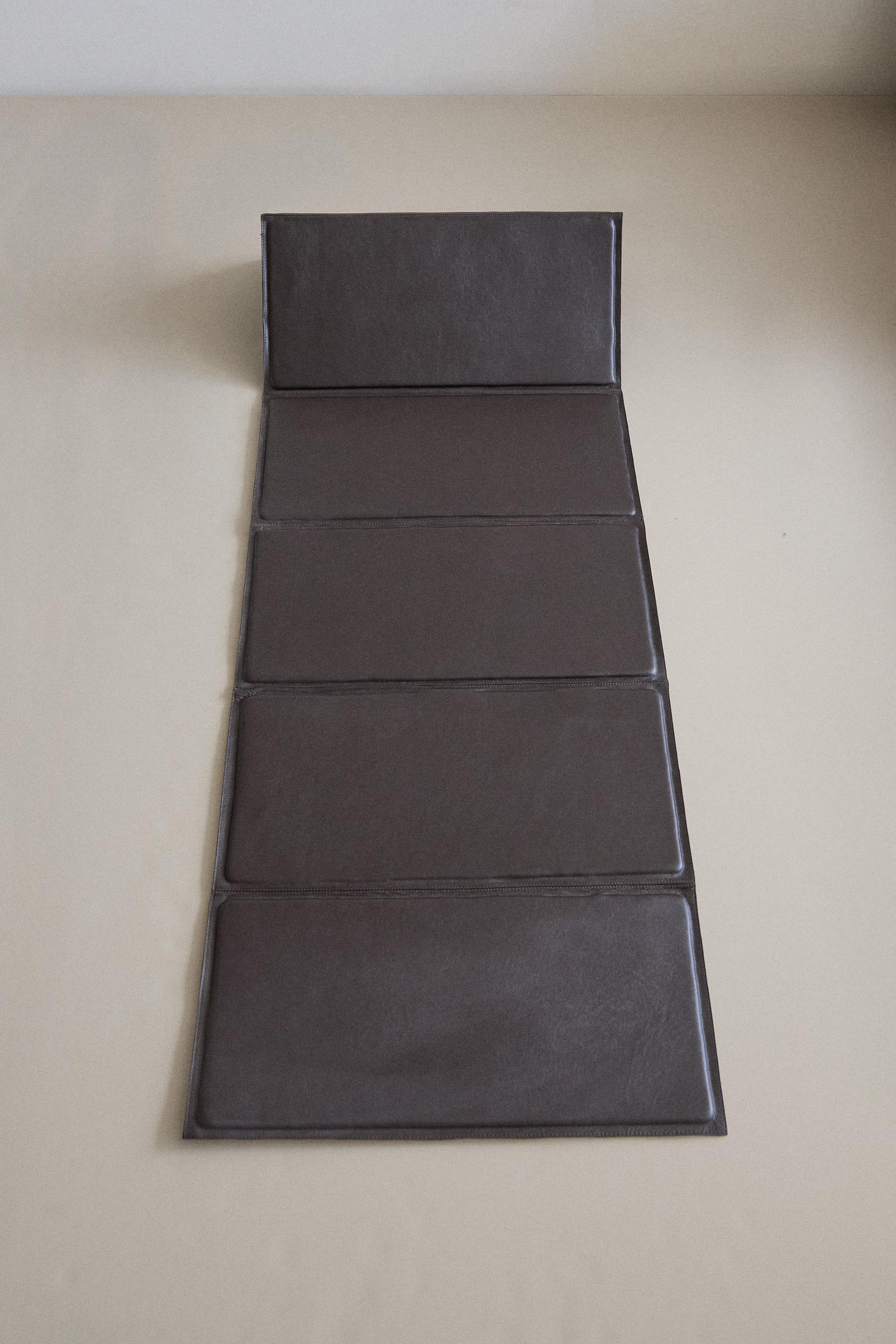 FOLDABLE LEATHER YOGA MAT